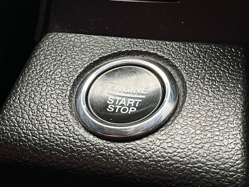 Used 2015 Ford F150 Lariat w/ Equipment Group 502A Luxury AWD/4WD image 23