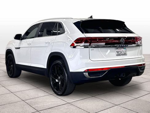 Used 2024 Volkswagen Atlas Cross Sport SE w/ Panoramic Sunroof Package FWD image 7