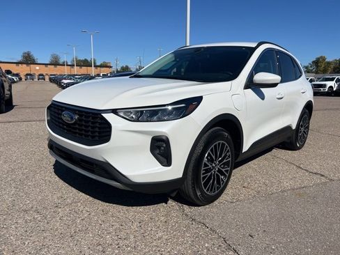 Used 2025 Ford Escape SE image 27