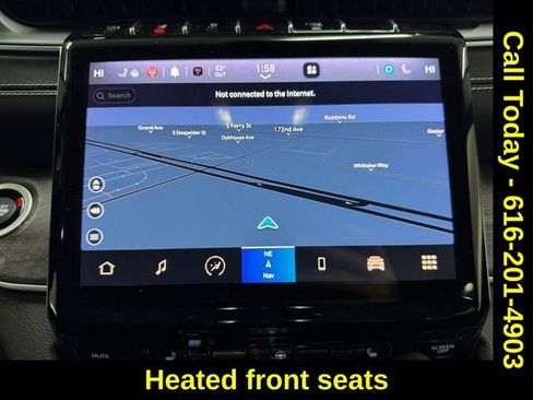 Used 2023 Jeep Grand Cherokee Limited w/ Black Appearance Package image 12