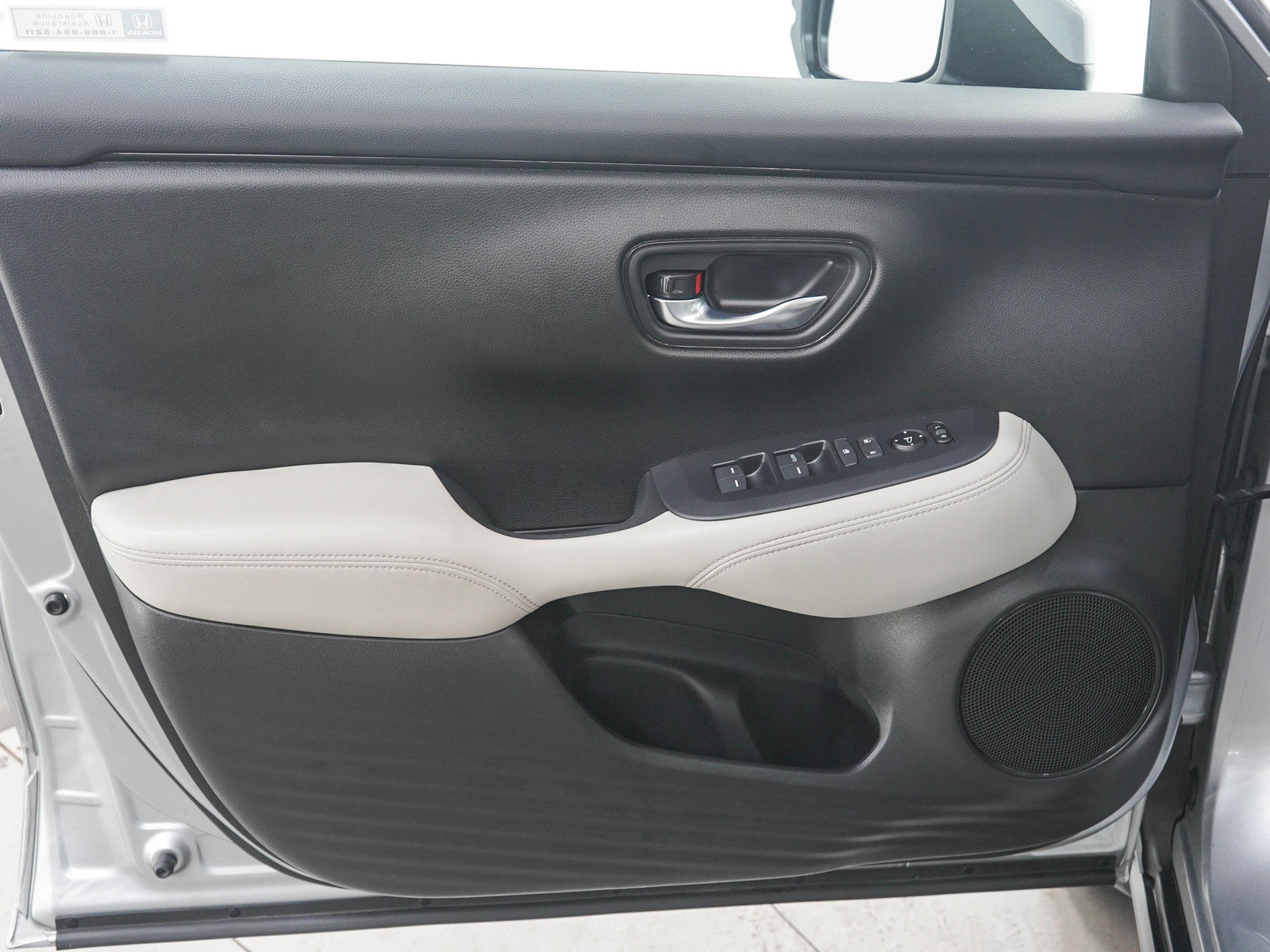 Used 2024 Honda HR-V LX image 20