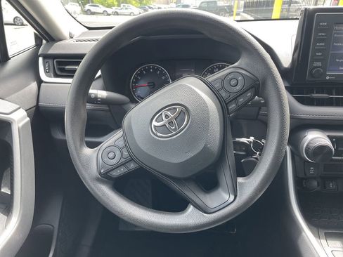 Used 2022 Toyota RAV4 LE AWD/4WD image 16