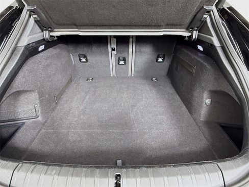 Used 2022 Porsche Taycan 4 Cross Turismo image 27