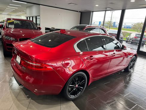 Used 2018 Jaguar XE Premium image 6