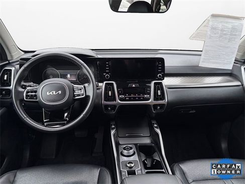 Used 2023 Kia Sorento EX image 10
