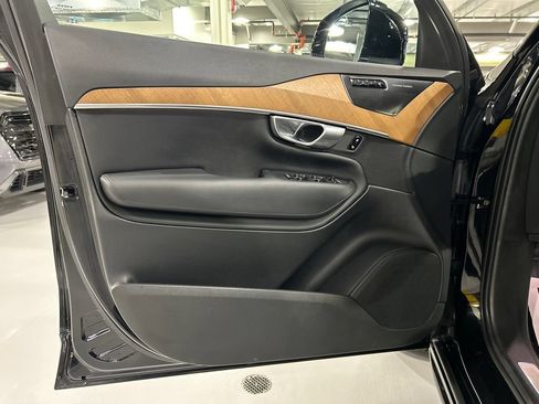 Used 2023 Volvo XC90 T8 Plus w/ Protection Package Premier AWD/4WD image 9
