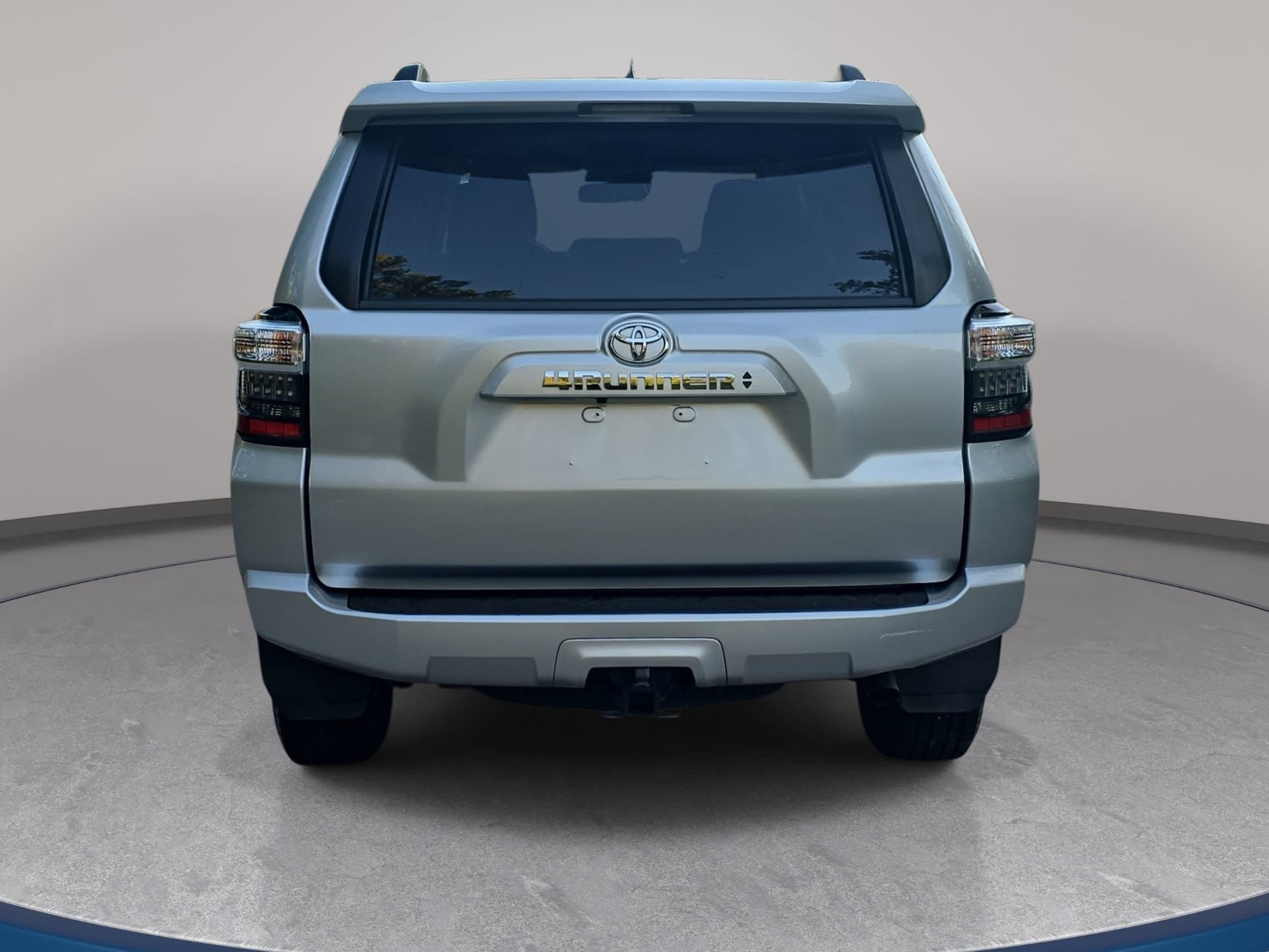 Used 2021 Toyota 4Runner SR5 AWD/4WD image 6