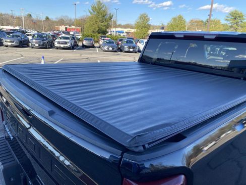 Used 2023 Chevrolet Silverado 1500 LT AWD/4WD image 9