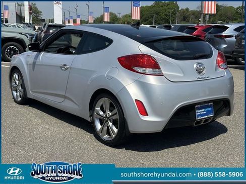 Used 2016 Hyundai Veloster w/ Option Group 03 FWD image 8