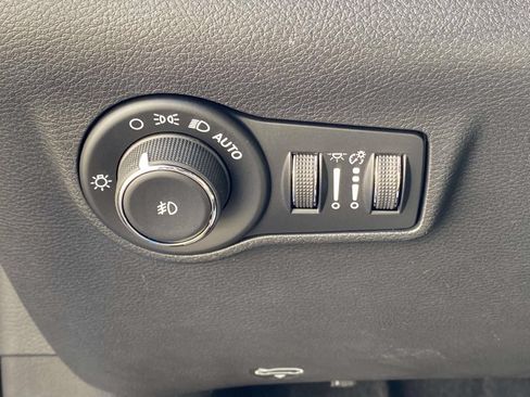 New 2026 Jeep Compass Latitude AWD/4WD image 18
