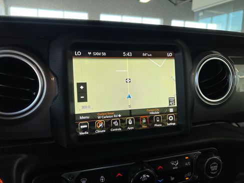 Used 2022 Jeep Wrangler Unlimited Sahara w/ LED Lighting Group AWD/4WD image 18