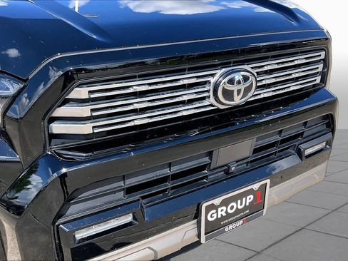 Used 2025 Toyota 4Runner Limited AWD/4WD image 28