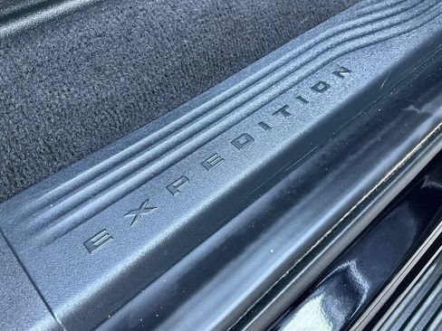Used 2025 Ford Expedition Max Active AWD/4WD image 35