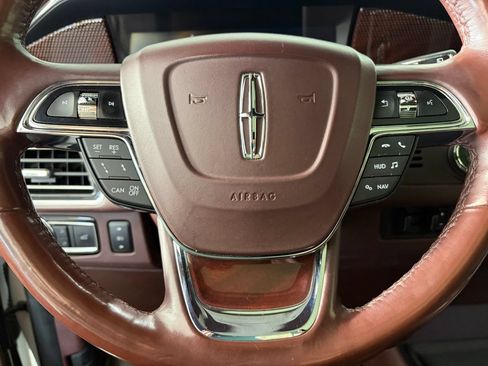 Used 2019 Lincoln Navigator L Black Label w/ Cargo Package AWD/4WD image 16