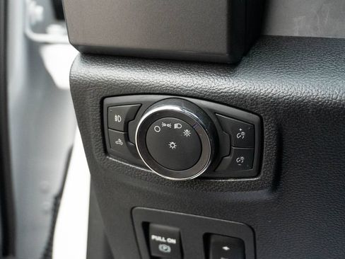 Used 2019 Ford F150 XLT w/ Equipment Group 302A Luxury AWD/4WD image 21