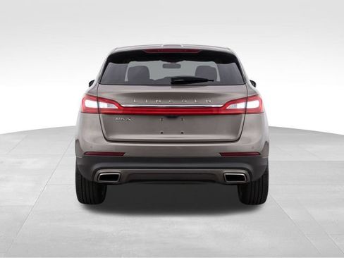 Used 2016 Lincoln MKX Select FWD image 4