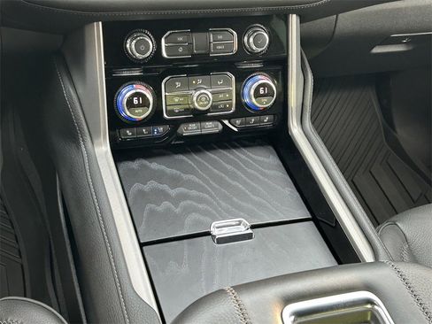 Used 2022 GMC Yukon Denali image 22