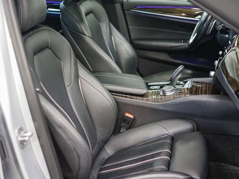 Used 2019 BMW 530e w/ Premium Package image 16