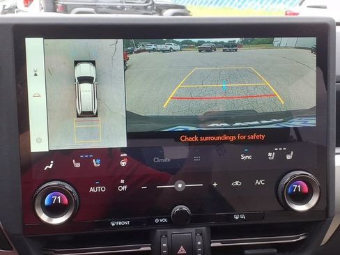 Used 2025 Lexus GX 550 AWD/4WD image 6