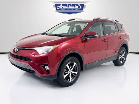 Used 2018 Toyota RAV4 XLE image 3