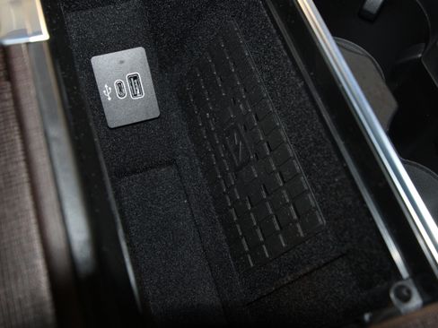 New 2026 Lincoln Navigator Reserve AWD/4WD image 16