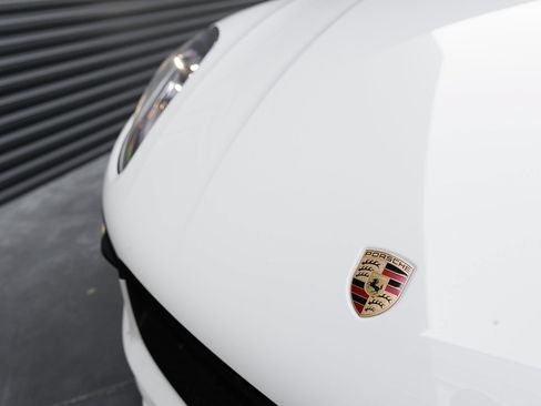 Certified 2022 Porsche Macan S AWD/4WD image 38