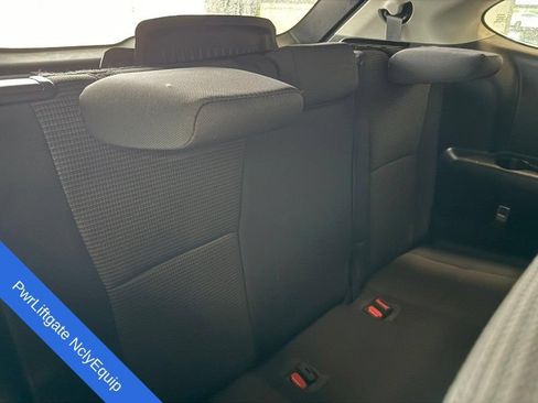 Used 2023 Toyota Highlander FWD image 12