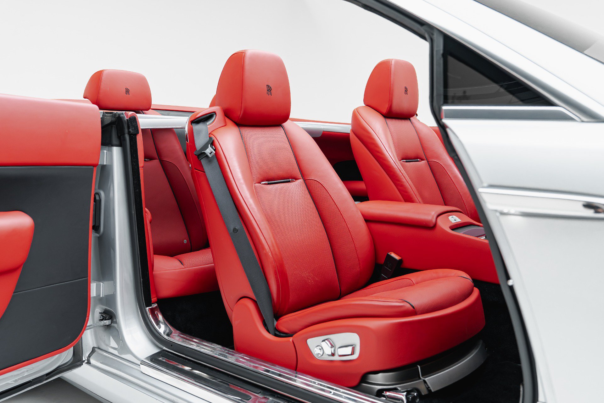 Used 2016 Rolls-Royce Dawn RWD image 46