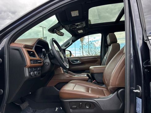 Used 2023 Chevrolet Suburban High Country AWD/4WD image 34