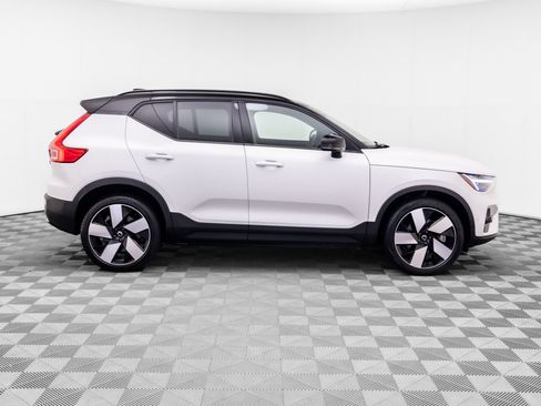 Used 2023 Volvo XC40 Recharge Ultimate AWD/4WD image 6