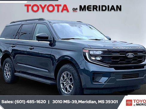 Used 2025 Ford Expedition Active RWD image 1