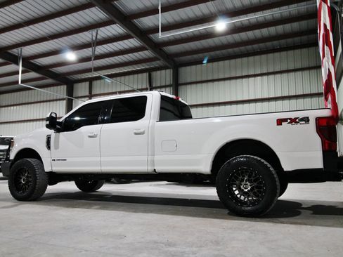 Used 2020 Ford F350 Lariat w/ Lariat Value Package AWD/4WD image 7