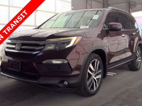 Used 2018 Honda Pilot Touring image 1