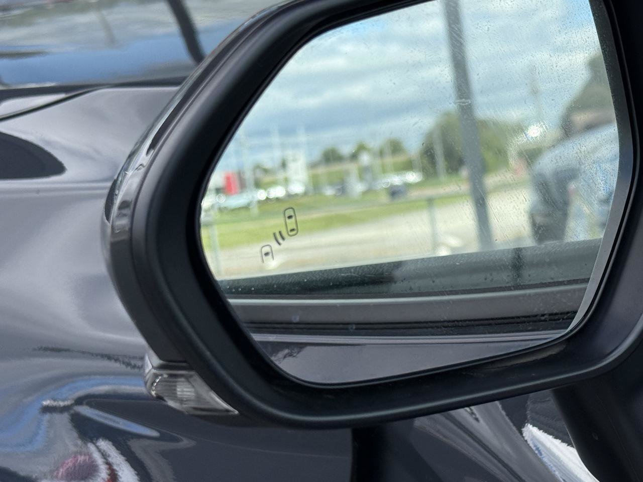 Used 2025 Toyota Camry XSE FWD image 8