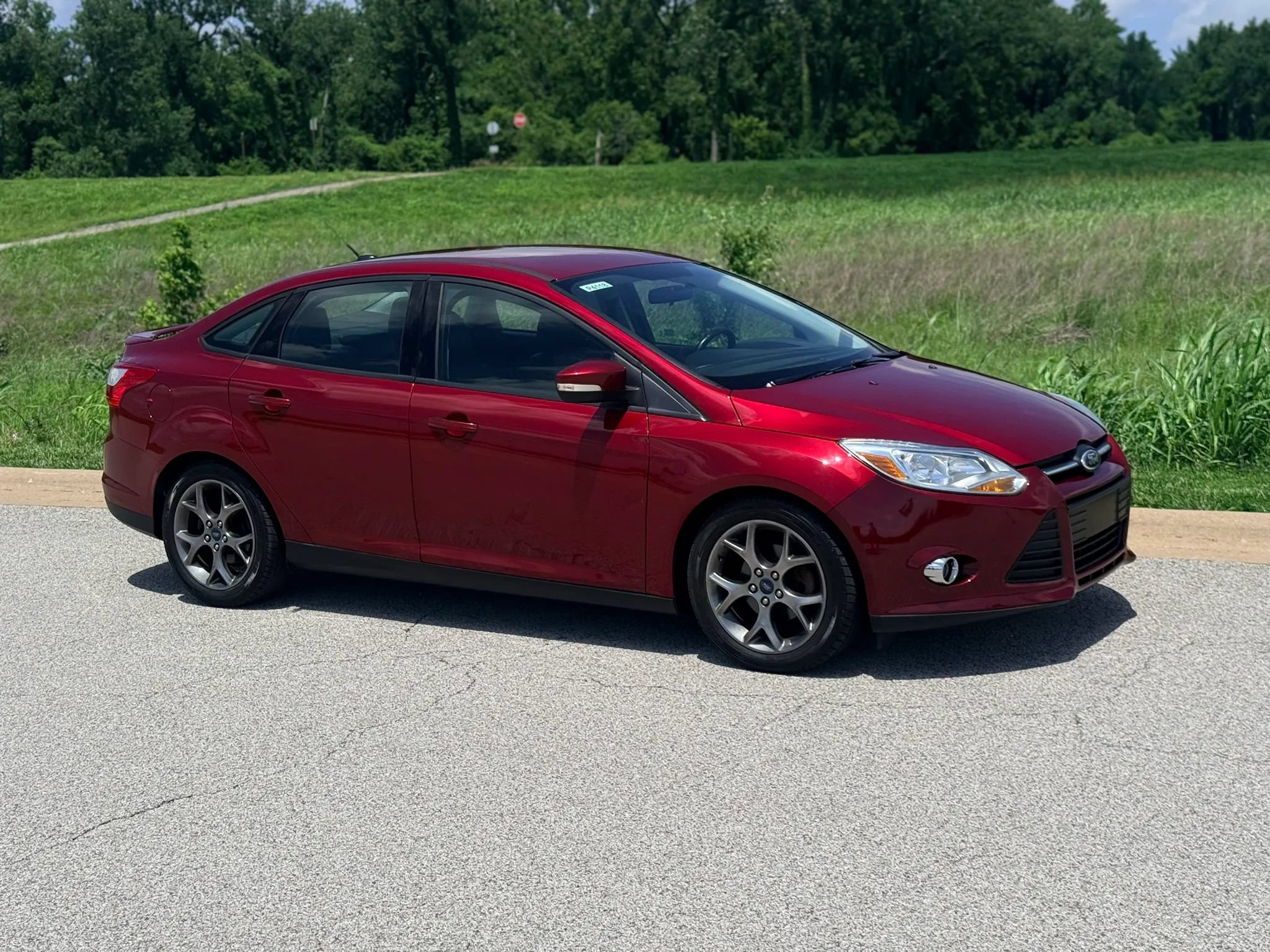 Used 2014 Ford Focus SE w/ Equipment Group 201A FWD image 27