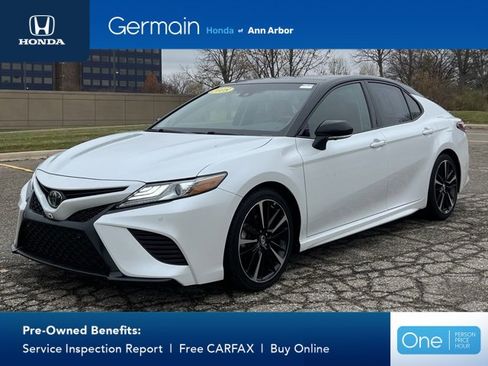 Used 2018 Toyota Camry XSE image 1