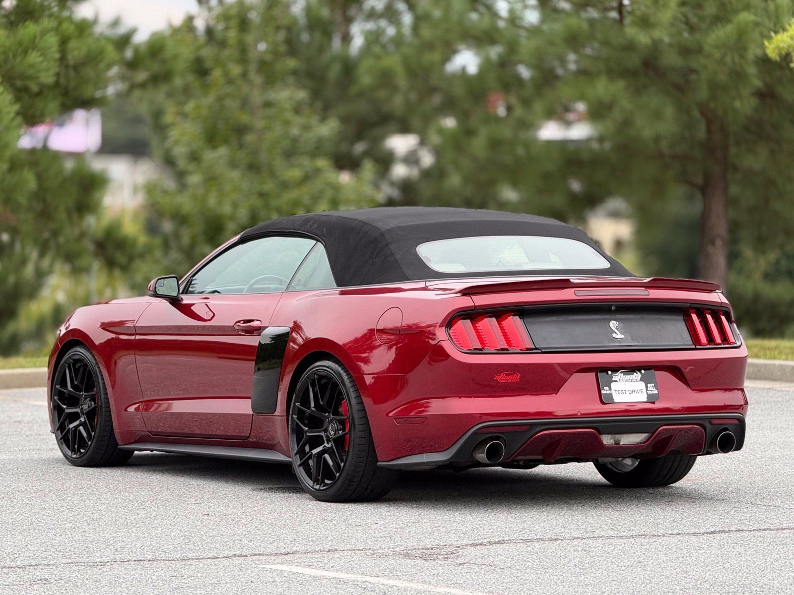Used 2017 Ford Mustang Premium RWD image 10