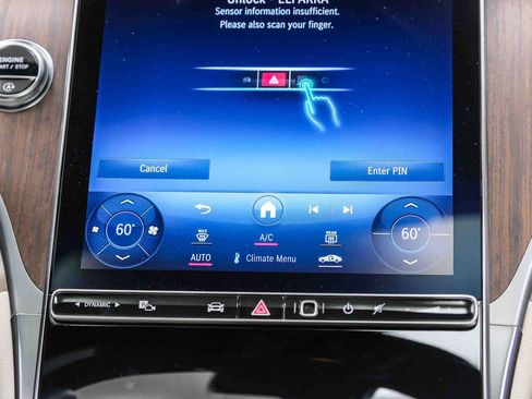 Used 2024 Mercedes-Benz GLC 300 4MATIC image 18