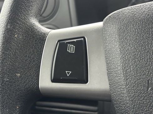 Used 2009 Jeep Commander Sport image 18