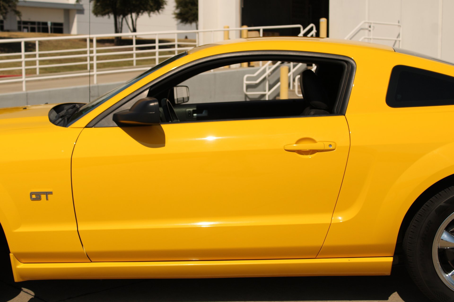 Used 2005 Ford Mustang GT RWD image 35