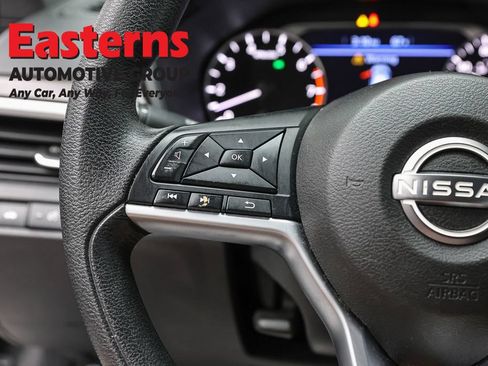 Used 2024 Nissan Altima 2.5 SV FWD image 15
