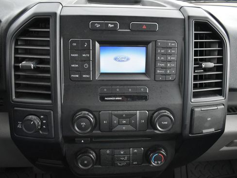 Used 2016 Ford F150 XL w/ Equipment Group 101A Mid AWD/4WD image 19