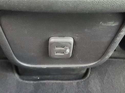 Used 2023 Chevrolet Equinox RS image 32