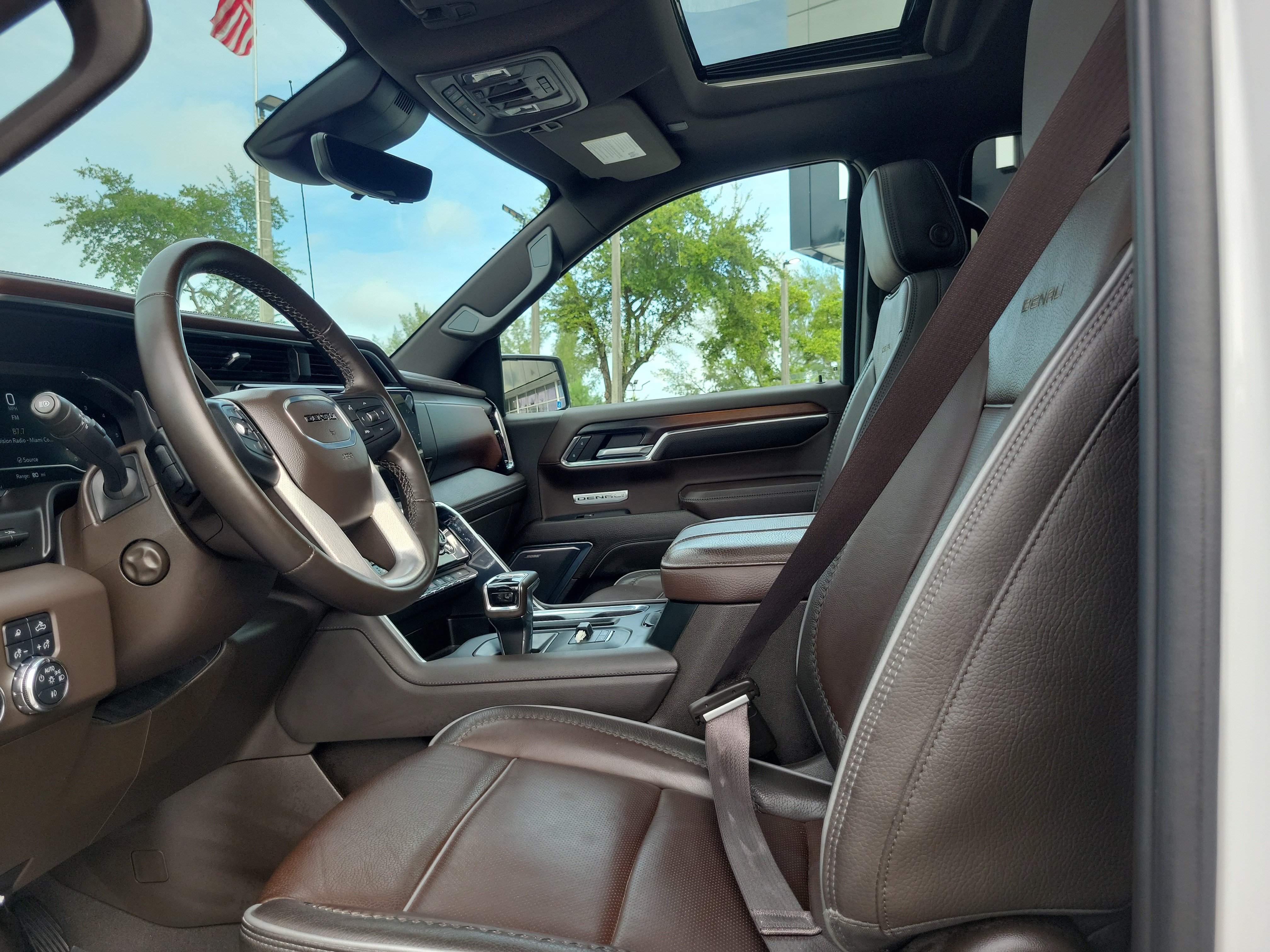 Used 2024 GMC Sierra 1500 Denali w/ Denali Reserve Package AWD/4WD image 13