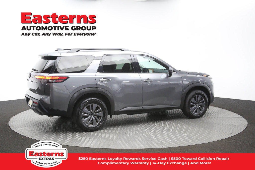 Used 2022 Nissan Pathfinder SV FWD image 44