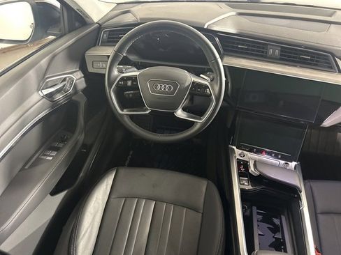 Used 2024 Audi Q8 e-tron Premium Plus w/ Premium Plus Package image 16