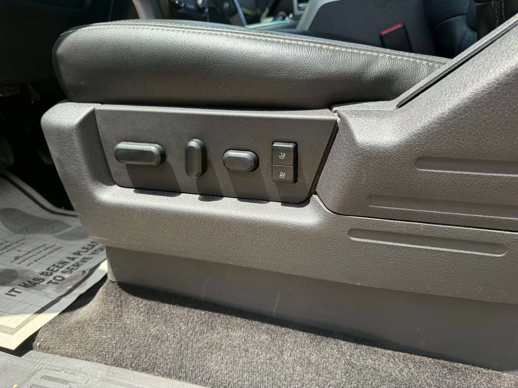 Used 2013 Ford F150 Lariat w/ Lariat Chrome Pkg RWD image 11