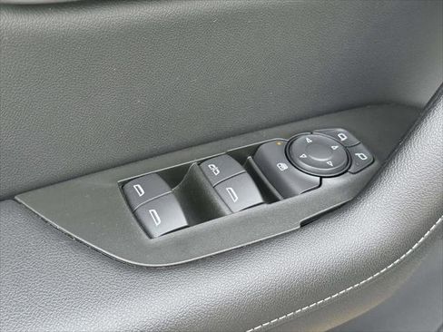 Used 2023 Chevrolet Blazer LT w/ Convenience Package image 16