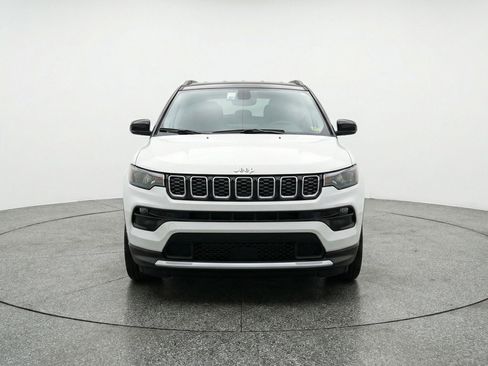 Used 2025 Jeep Compass Limited image 2