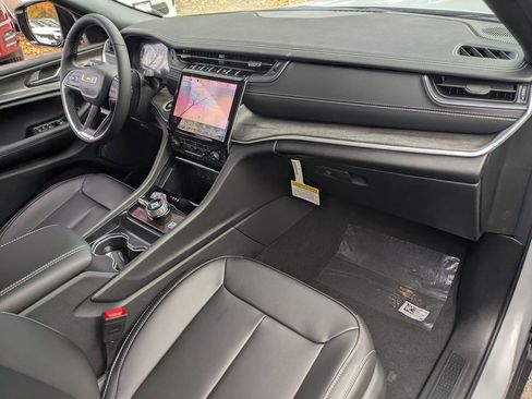 New 2025 Jeep Grand Cherokee Limited image 31